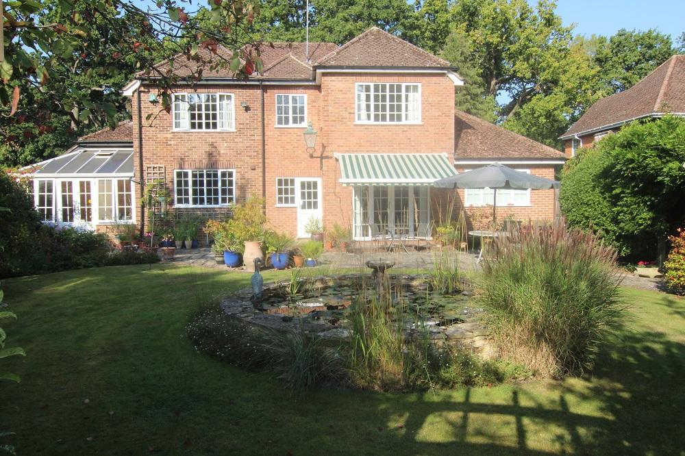 4 bedroom detached house for sale in Finchampstead Road, Wokingham, Berkshire, RG40