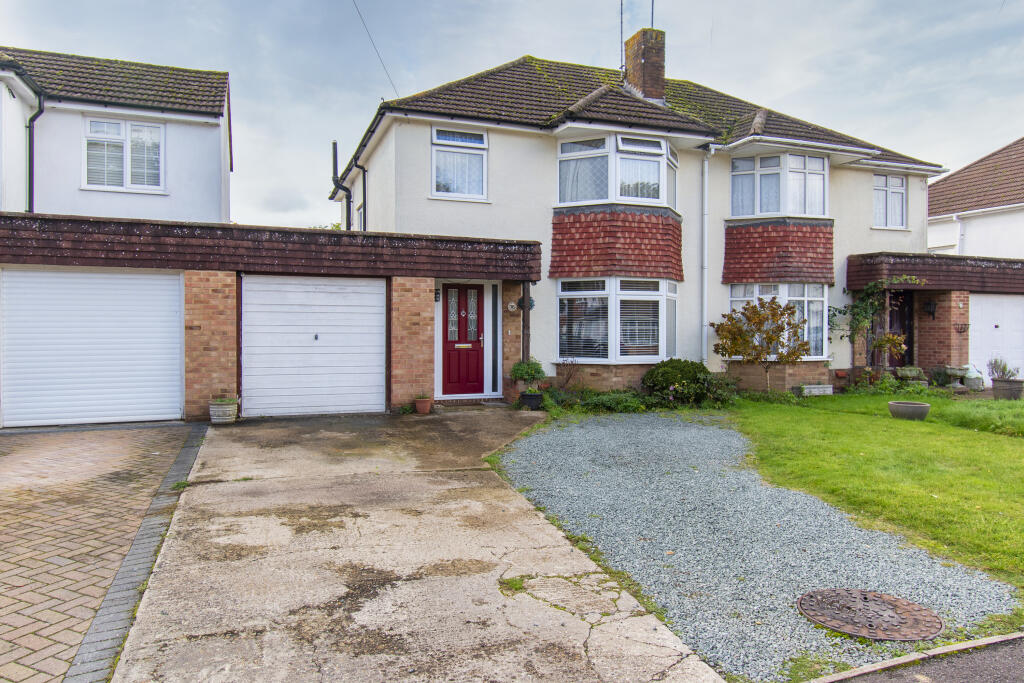 3 bedroom semidetached house for sale in Repton Road, Earley, Reading