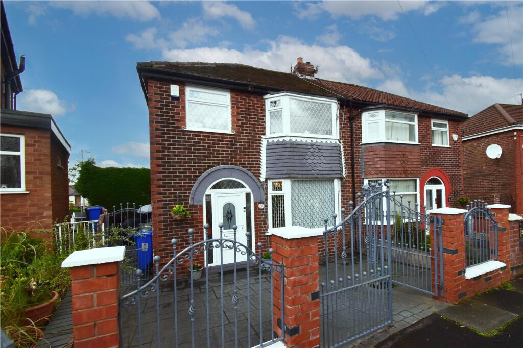3 bedroom semidetached house for sale in Peakdale Road, Droylsden