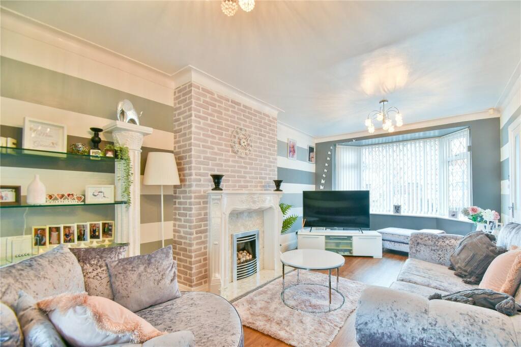 3 bedroom semidetached house for sale in Peakdale Road, Droylsden