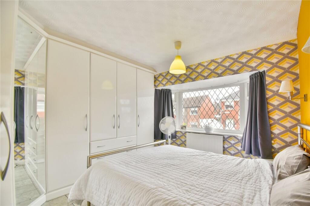 3 bedroom semidetached house for sale in Peakdale Road, Droylsden