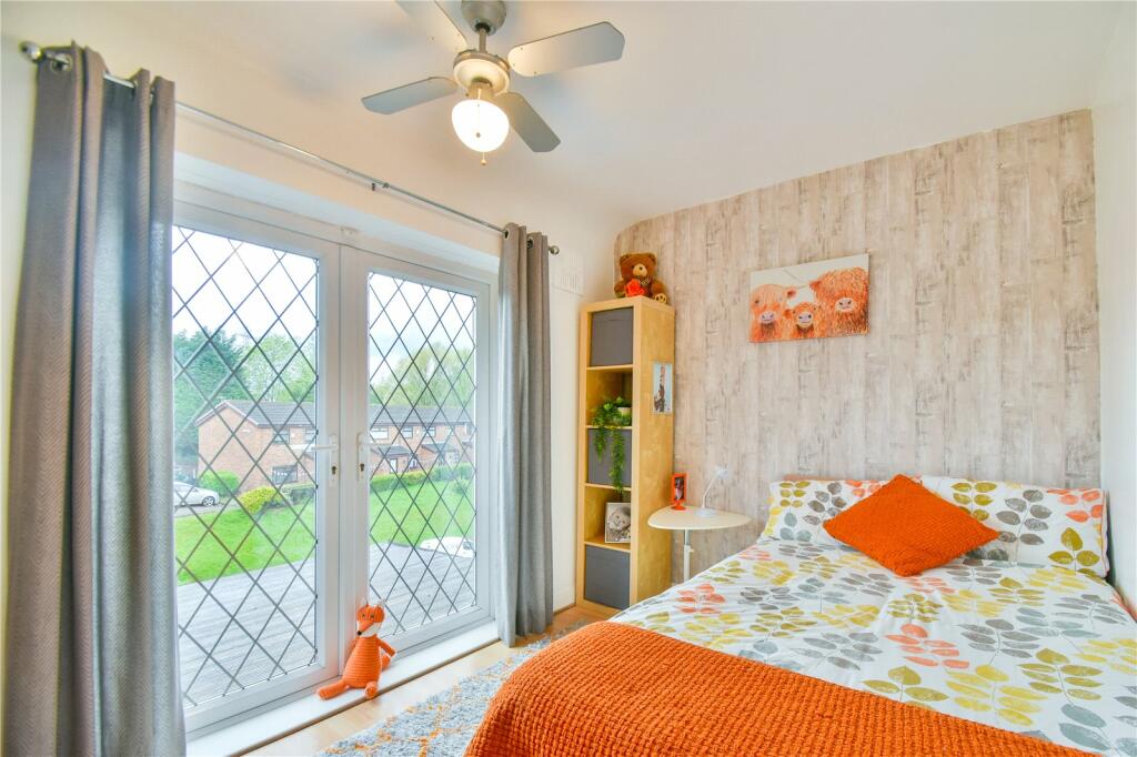 3 bedroom semidetached house for sale in Peakdale Road, Droylsden