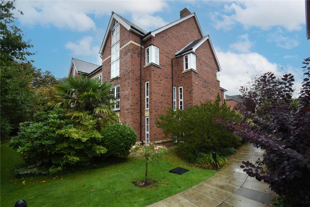 3 bedroom apartment for sale in Heaton Moor Road, Heaton Moor