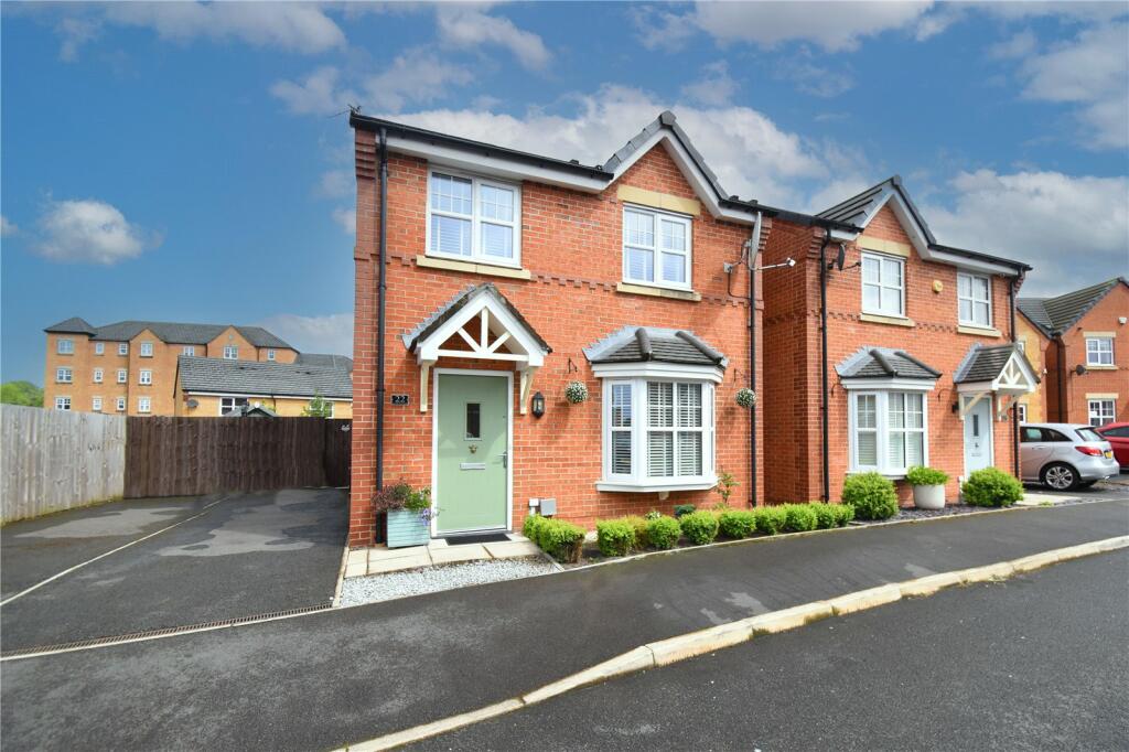 4 bedroom detached house for sale in Woodhouses Avenue, Audenshaw