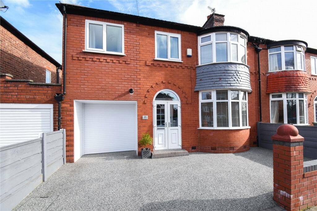 4 bedroom semidetached house for sale in Shirley Avenue, Denton
