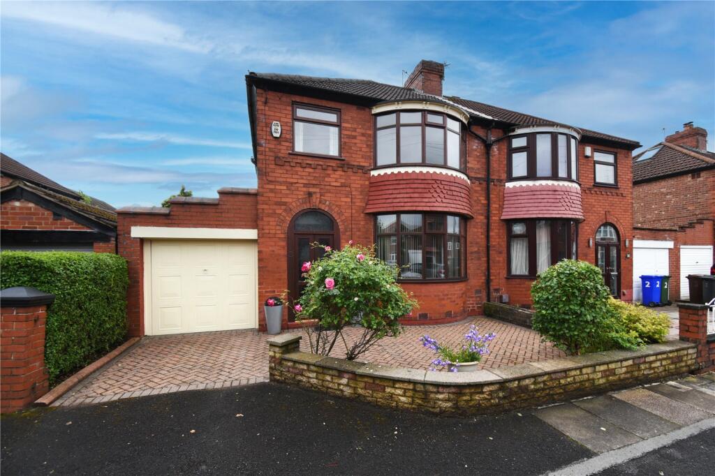 3 bedroom semidetached house for sale in Brandon Avenue, Denton