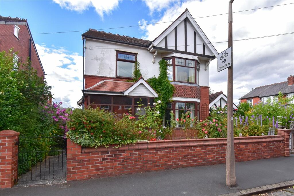 4 bedroom detached house for sale in Alstone Road, Heaton Chapel