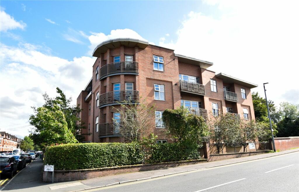2 bedroom apartment for sale in Central Road, West Didsbury, Manchester