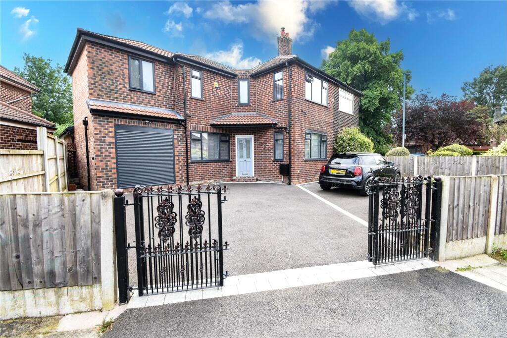 3 bedroom semidetached house for sale in Roundwood Road, Northenden