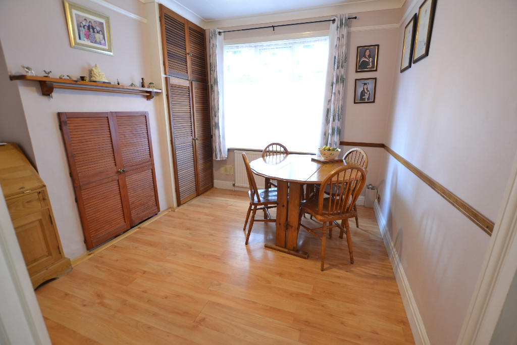 4 bedroom chalet for sale in Forest Road, Bordon, Hampshire, GU35