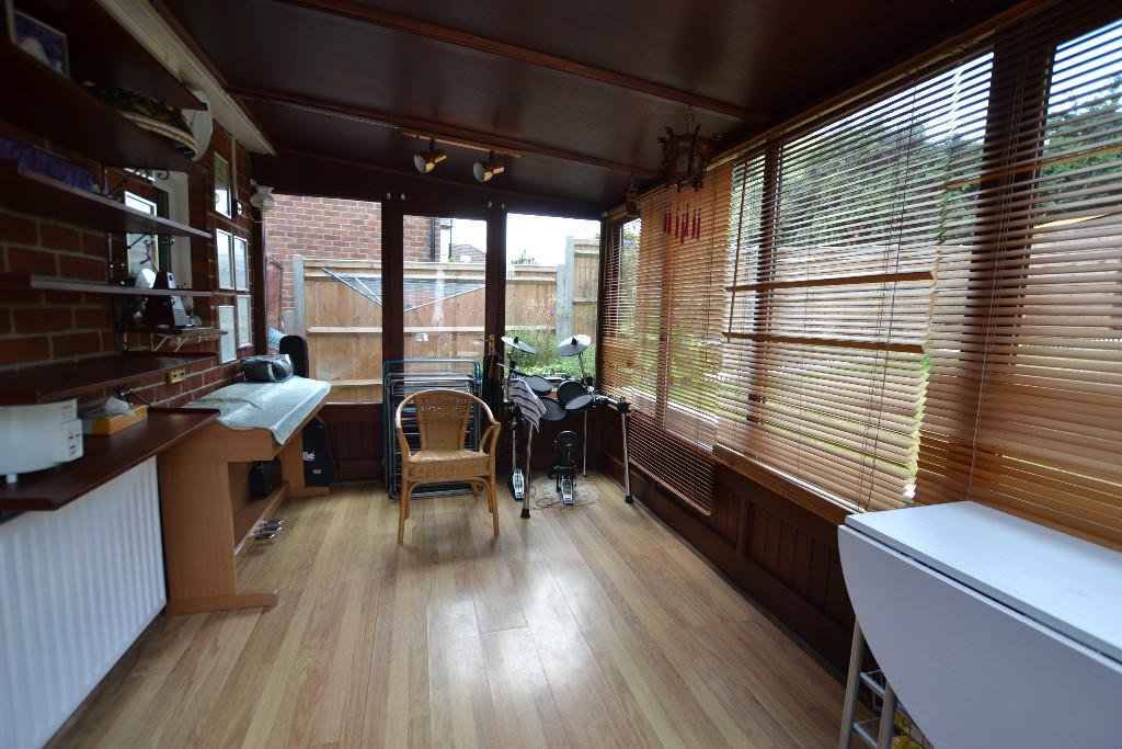 4 bedroom chalet for sale in Forest Road, Bordon, Hampshire, GU35