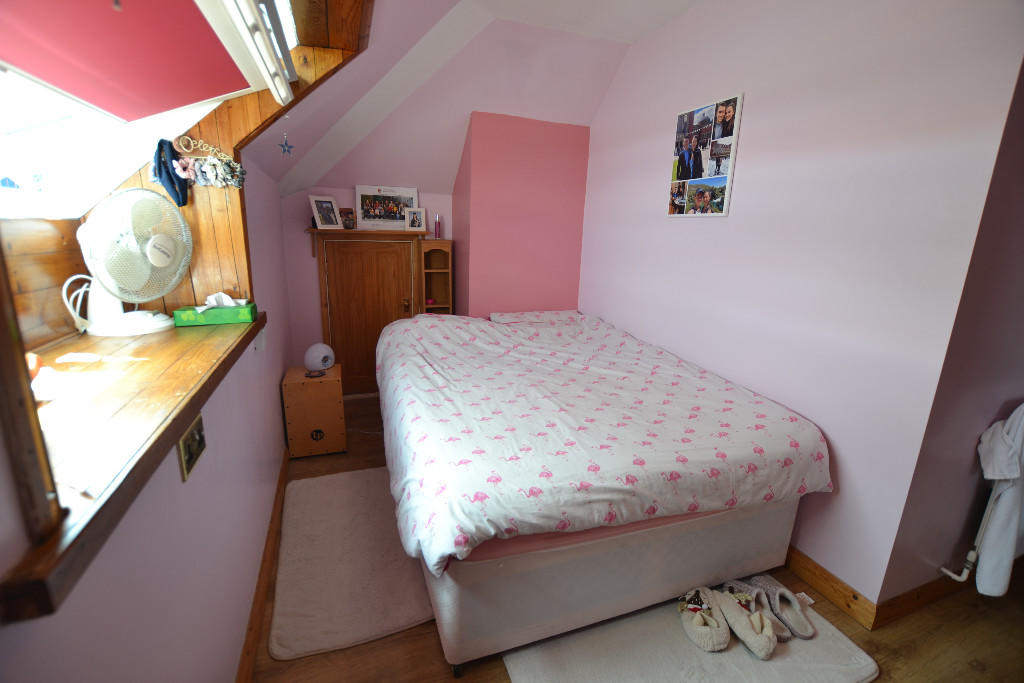 4 bedroom chalet for sale in Forest Road, Bordon, Hampshire, GU35