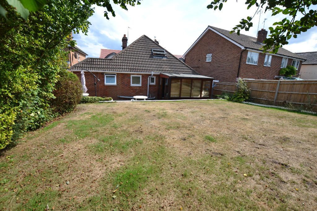 4 bedroom chalet for sale in Forest Road, Bordon, Hampshire, GU35