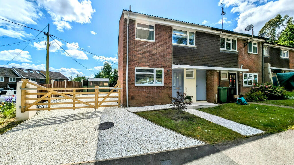 3 bedroom end of terrace house for sale in Hopeswood, Greatham