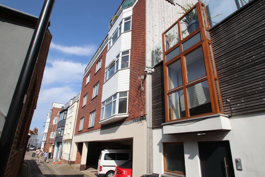 3 bedroom flat for sale in West Street, Southsea, Hampshire, PO1