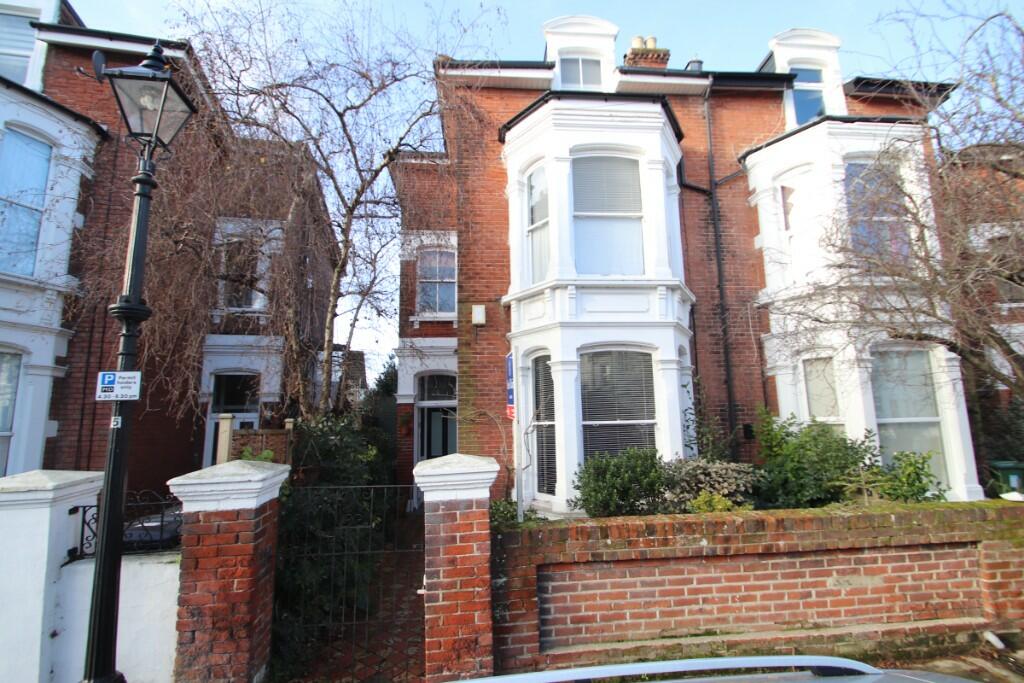 2 bedroom ground floor flat for sale in Worthing Road, Southsea