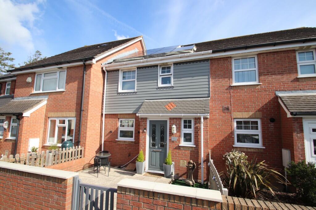 3 bedroom town house for sale in Locksway Road, Southsea, Hampshire, PO4