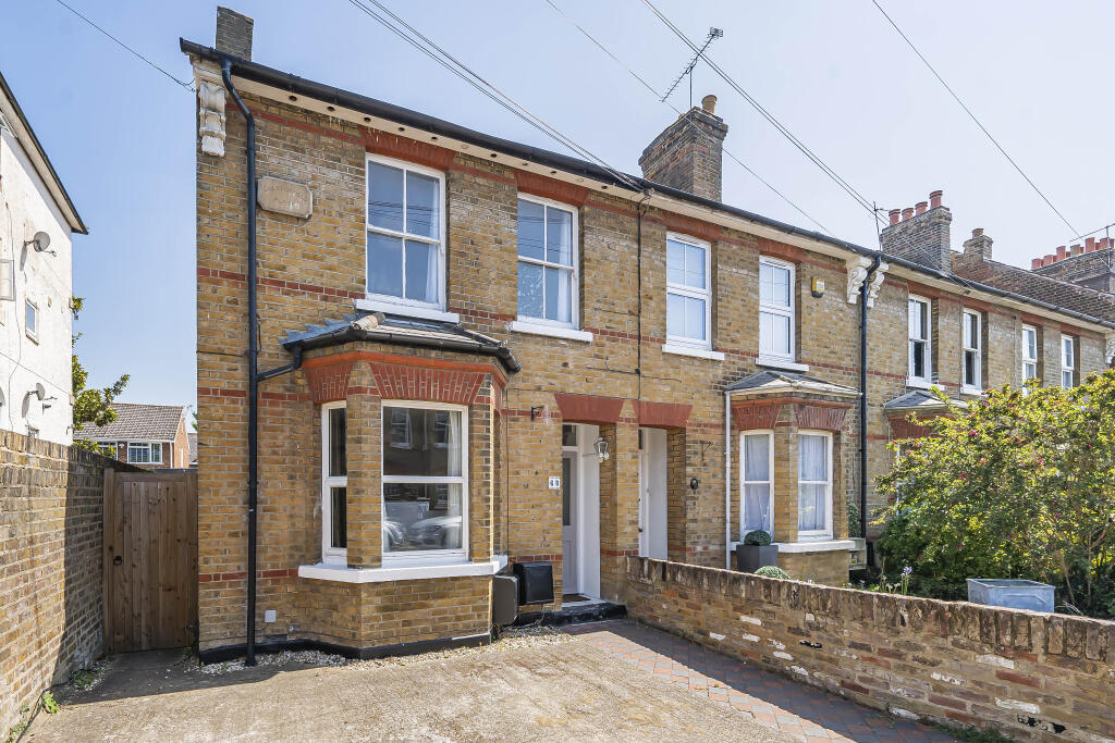 Main image of property: Hencroft Street South