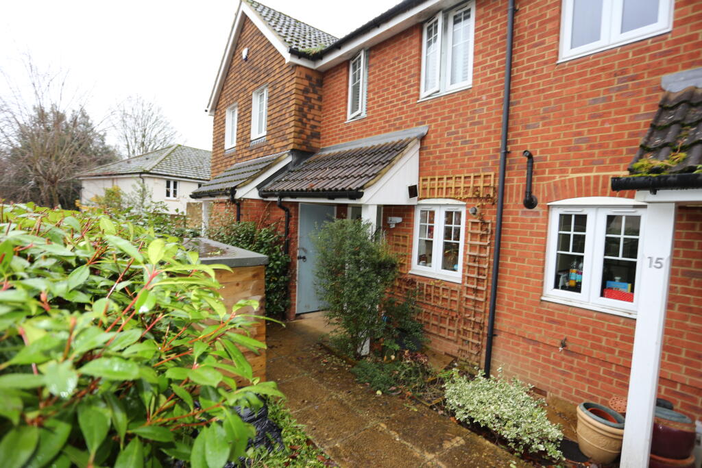 Main image of property: Badgers Rise, Woodley, RG5 3AJ