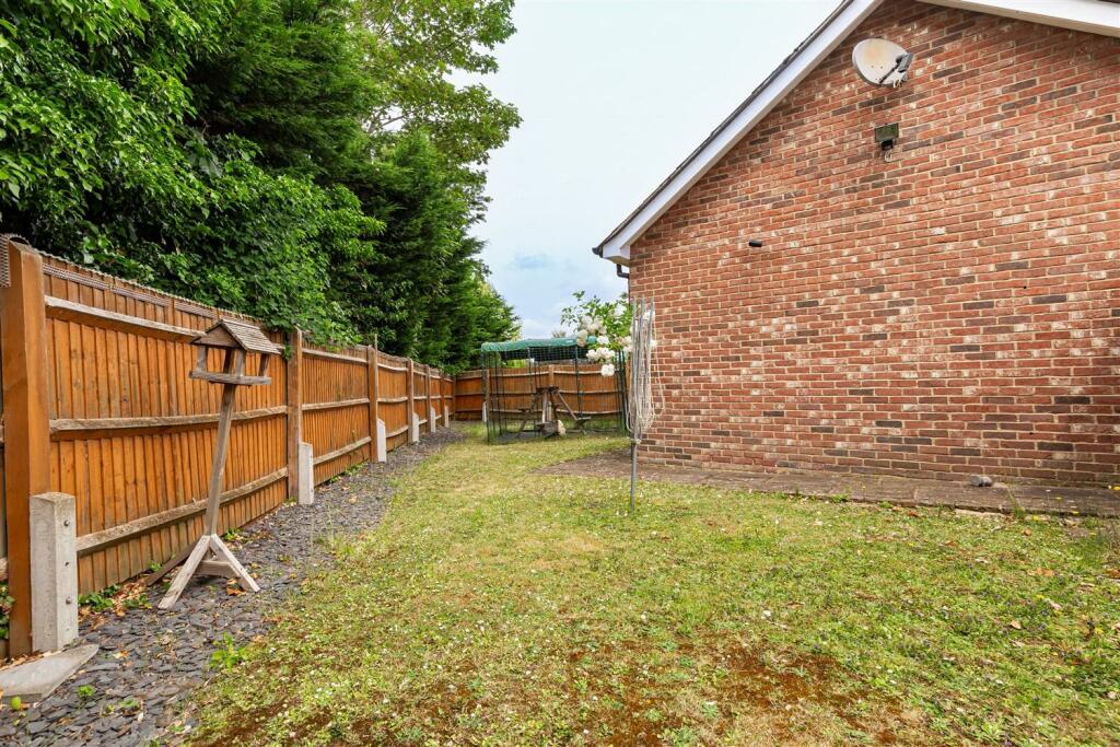 Additional property image - Walter Mead Close, Ongar