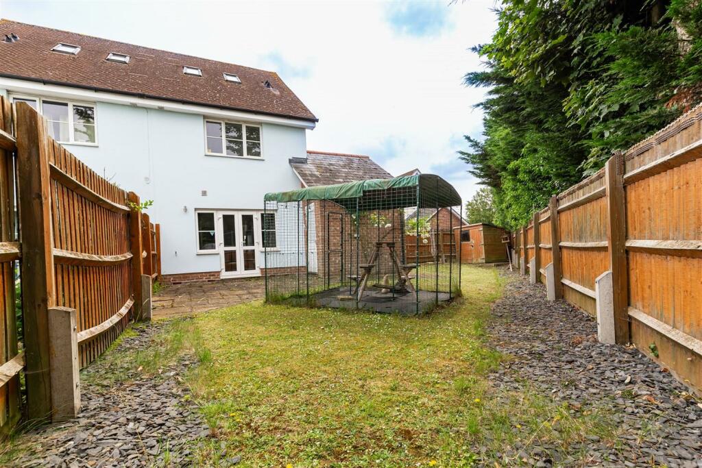 Additional property image - Walter Mead Close, Ongar