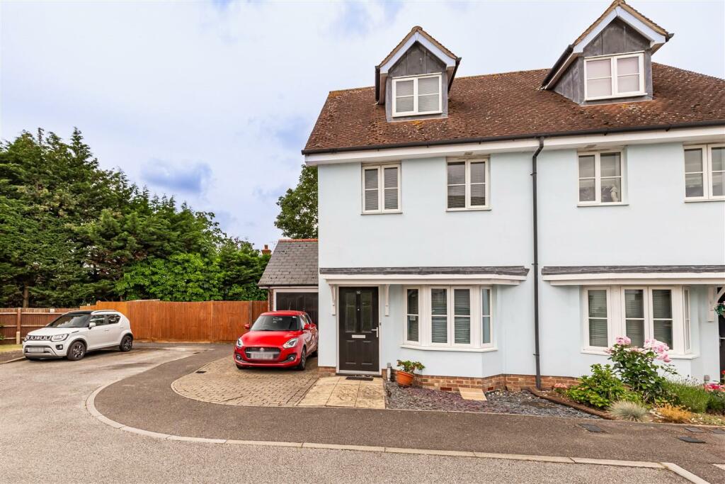 Additional property image - Walter Mead Close, Ongar