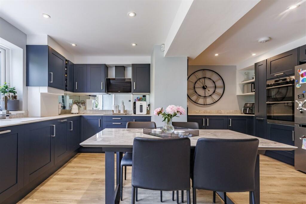 Additional property image - Beaconfield Way, Epping