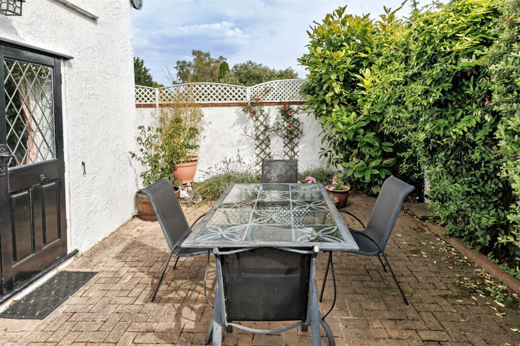 Additional property image - Duck Lane, Thornwood Common
