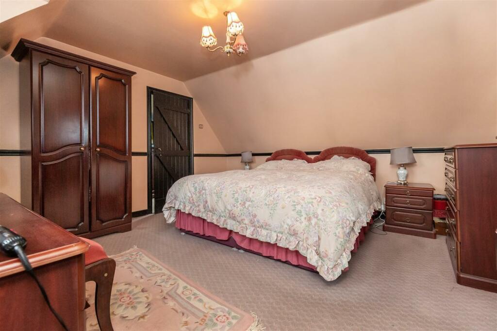 Additional property image - Duck Lane, Thornwood Common
