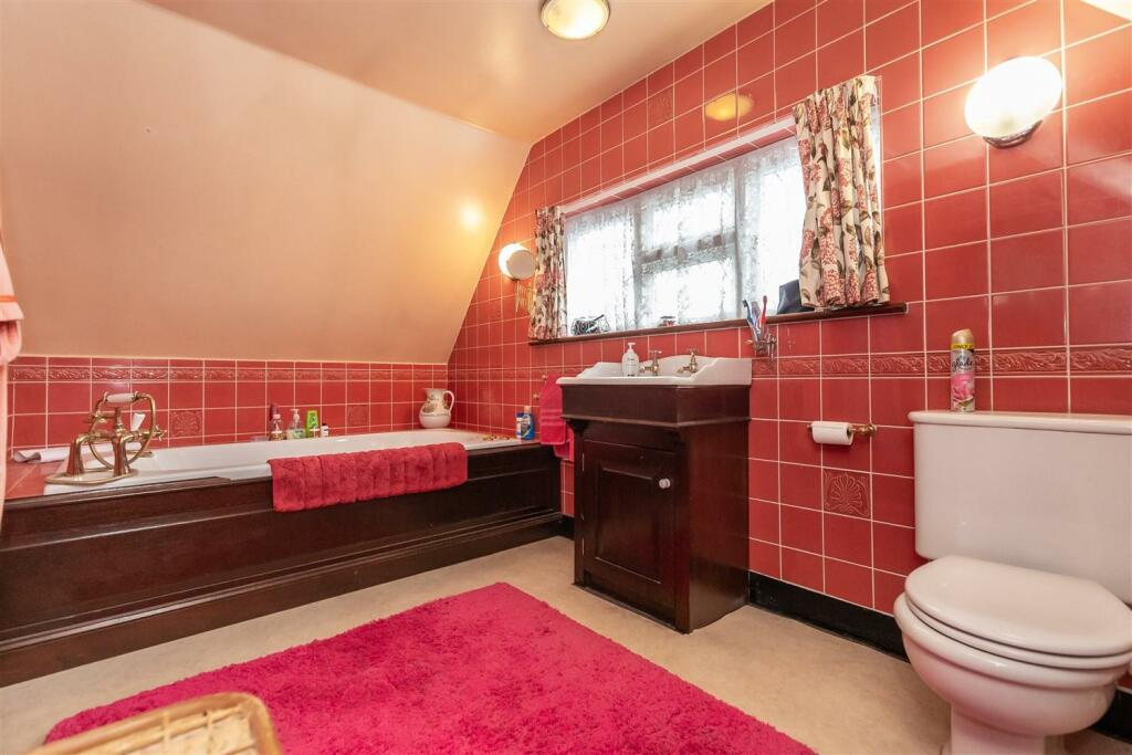 Additional property image - Duck Lane, Thornwood Common
