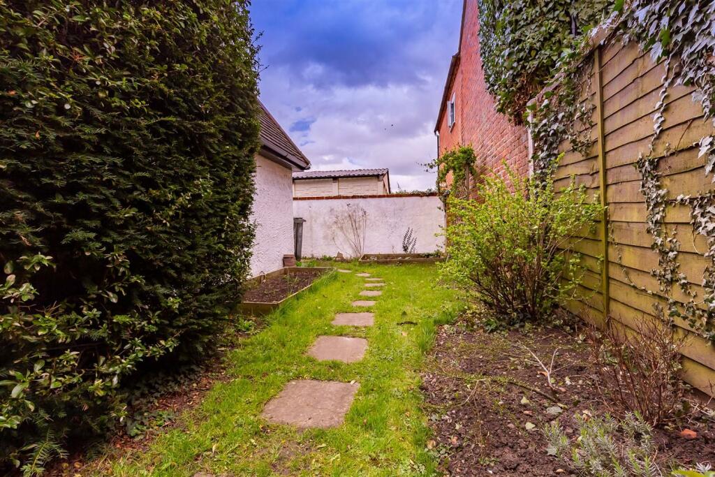 Additional property image - Duck Lane, Thornwood Common