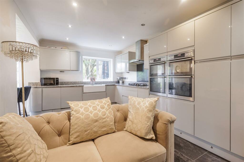 Additional property image - Dukes Avenue, Theydon Bois