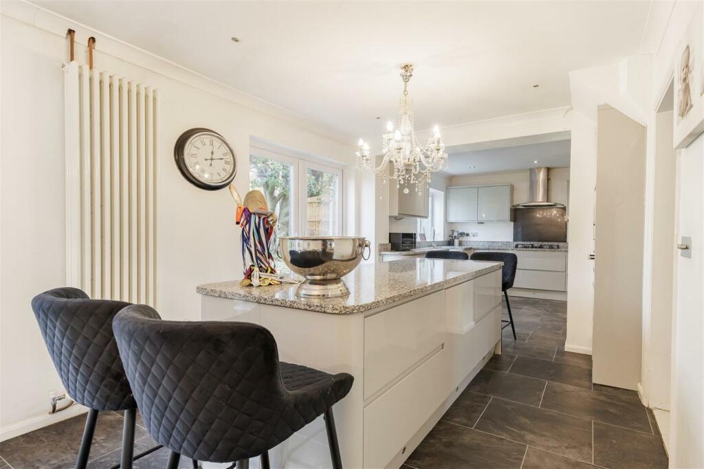 Additional property image - Dukes Avenue, Theydon Bois