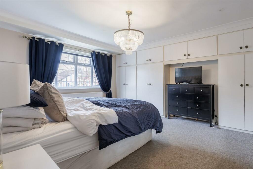 Additional property image - Dukes Avenue, Theydon Bois