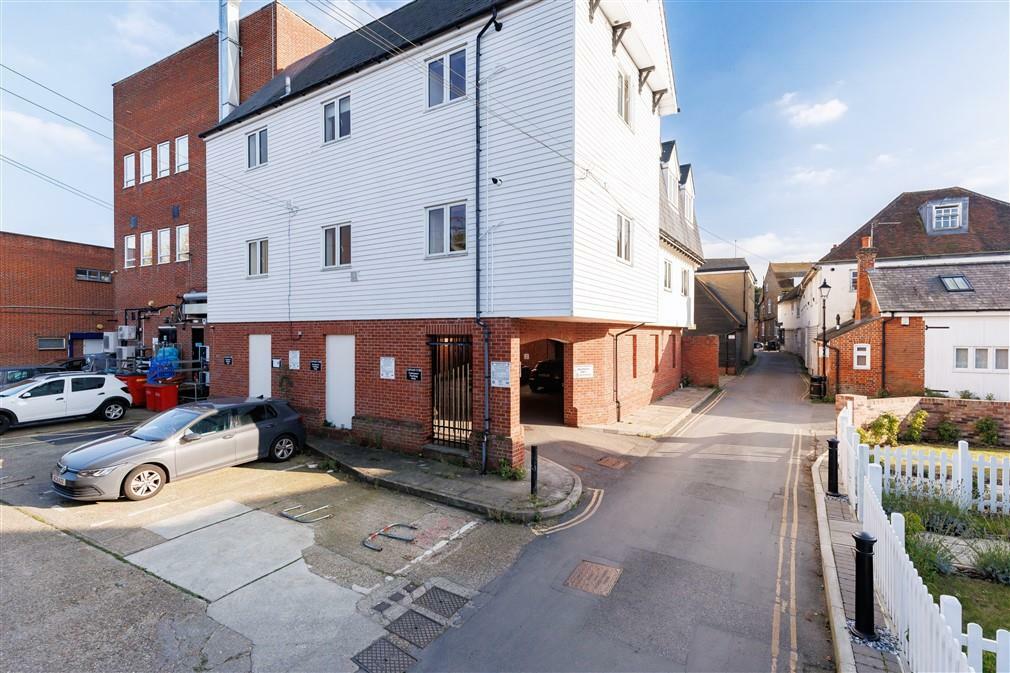 Additional property image - Buttercross Lane, Epping