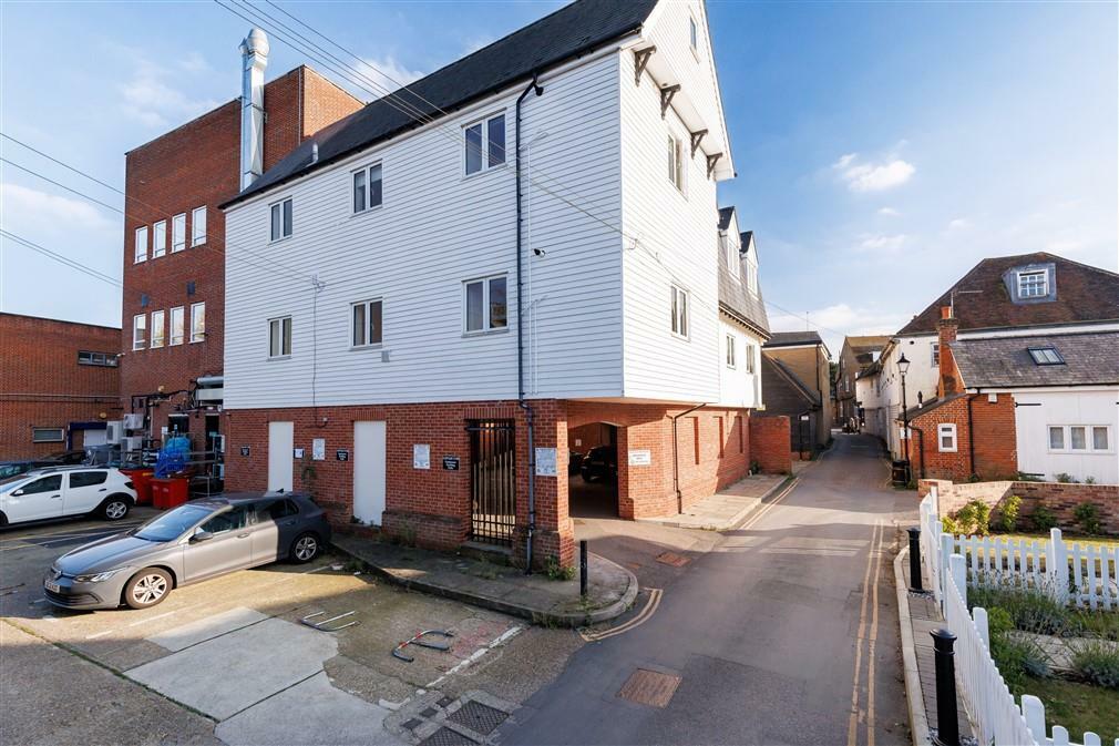Additional property image - Buttercross Lane, Epping