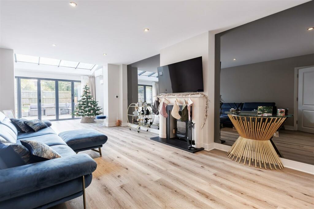 Additional property image - Buckingham Road, Epping
