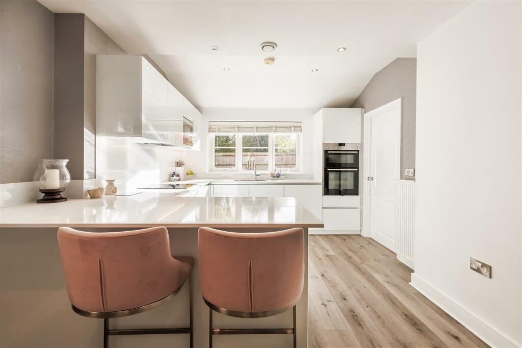 Additional property image - Buckingham Road, Epping