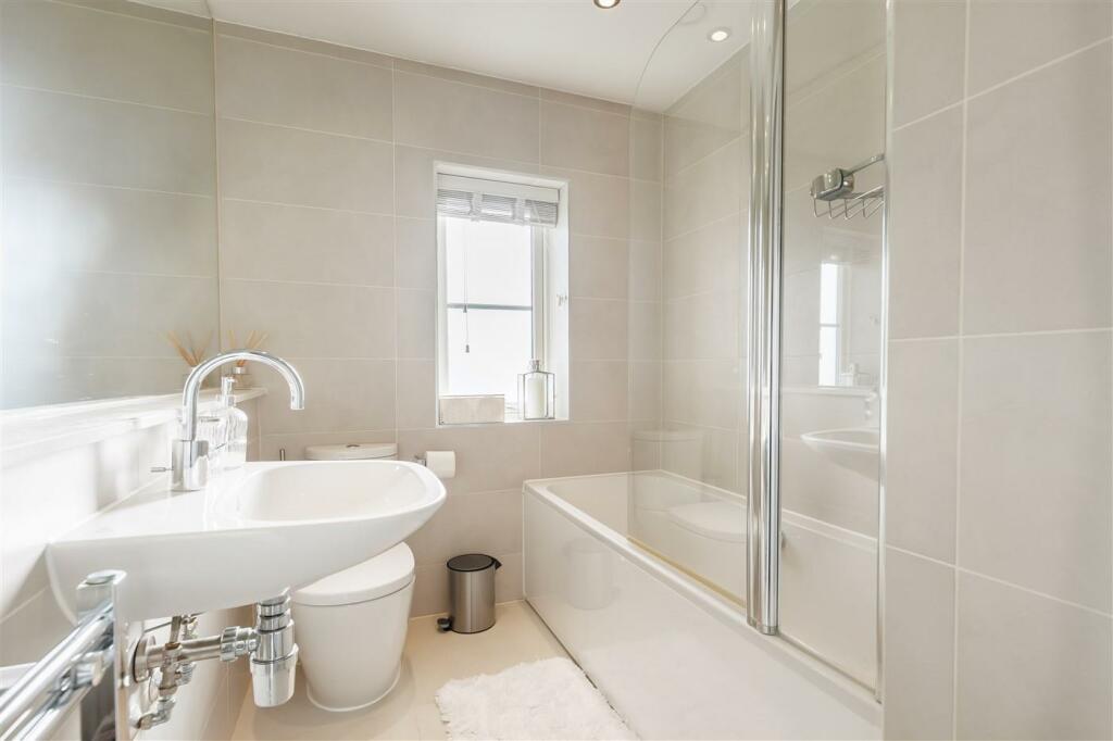 Additional property image - Buckingham Road, Epping