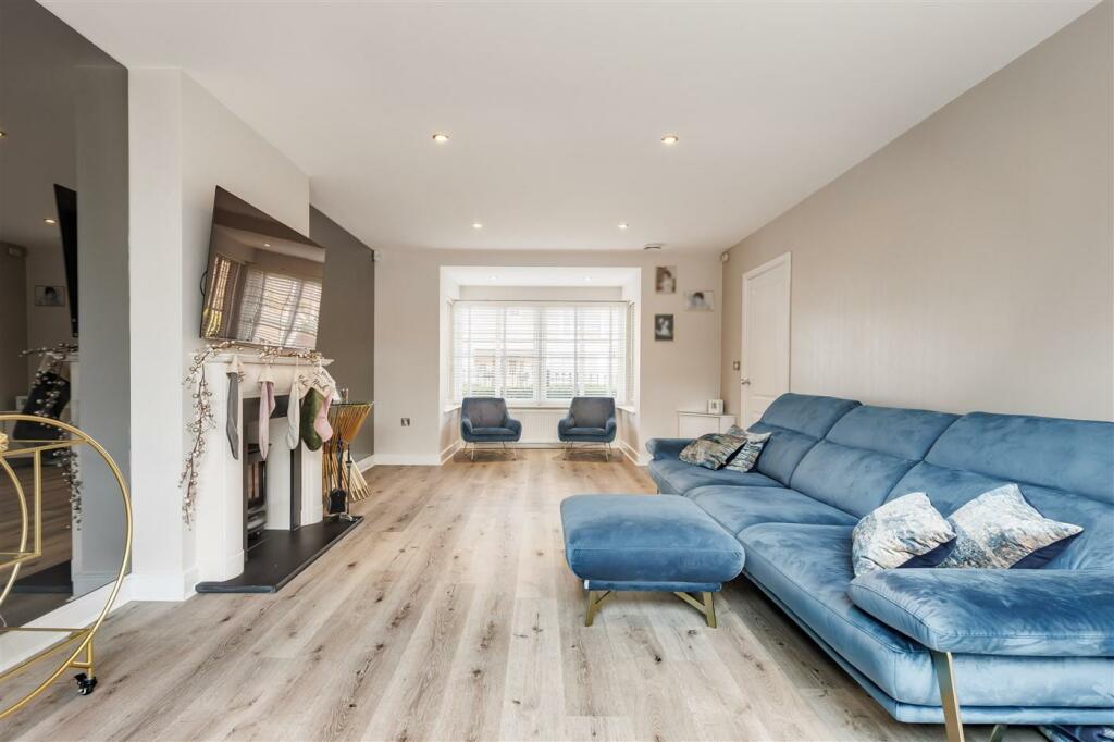 Additional property image - Buckingham Road, Epping