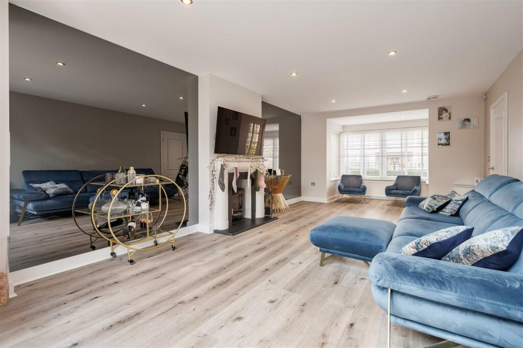 Additional property image - Buckingham Road, Epping