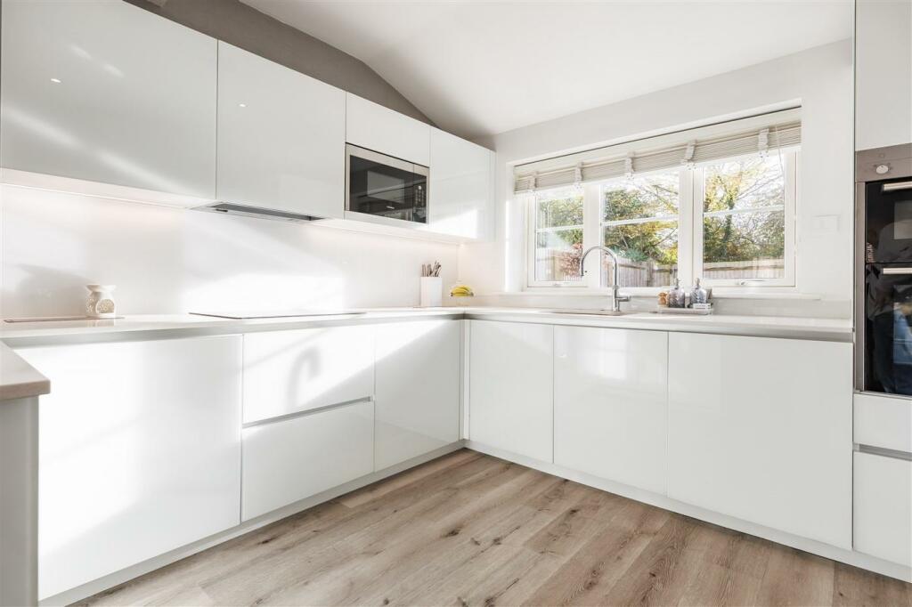 Additional property image - Buckingham Road, Epping