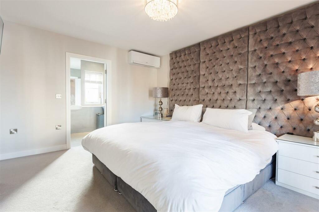 Additional property image - Buckingham Road, Epping