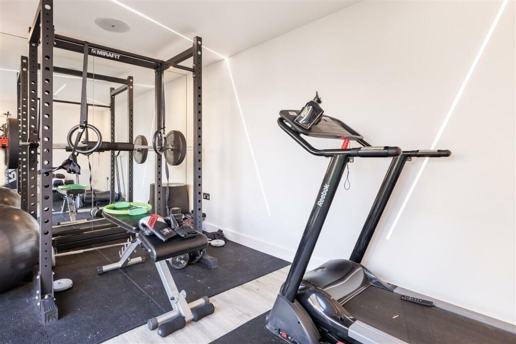 Additional property image - Buckingham Road, Epping
