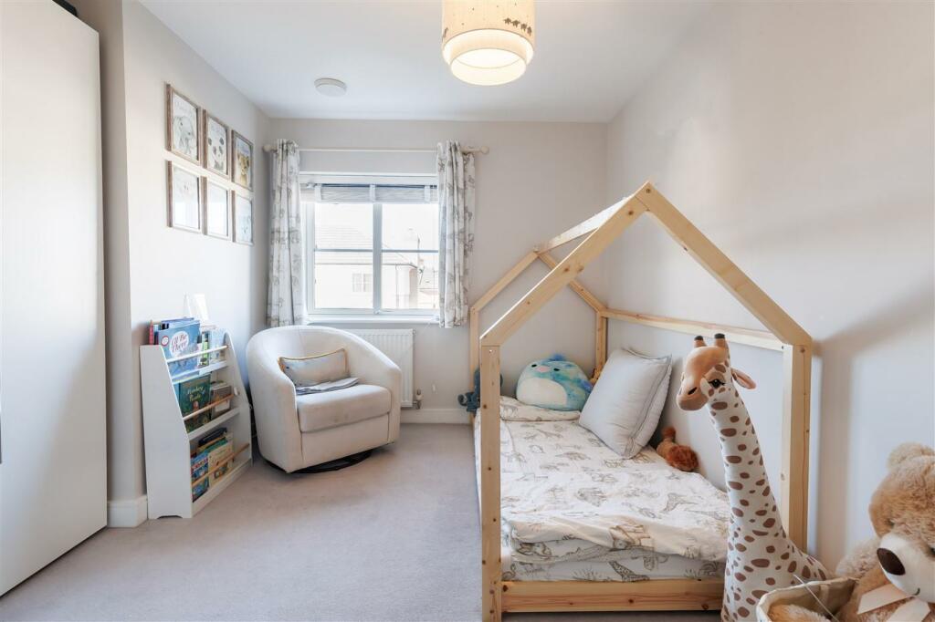 Additional property image - Buckingham Road, Epping