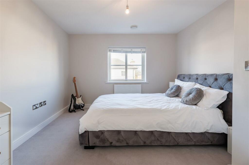 Additional property image - Buckingham Road, Epping