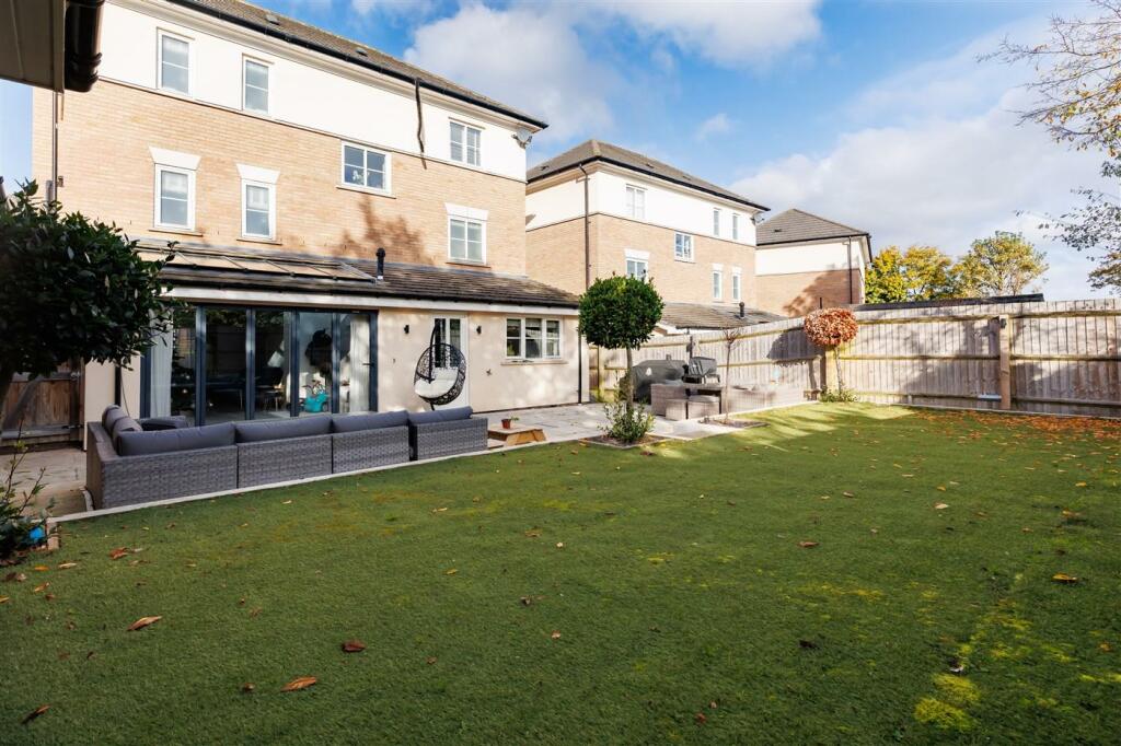 Additional property image - Buckingham Road, Epping