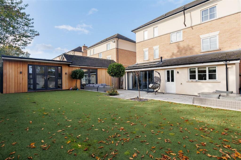 Additional property image - Buckingham Road, Epping
