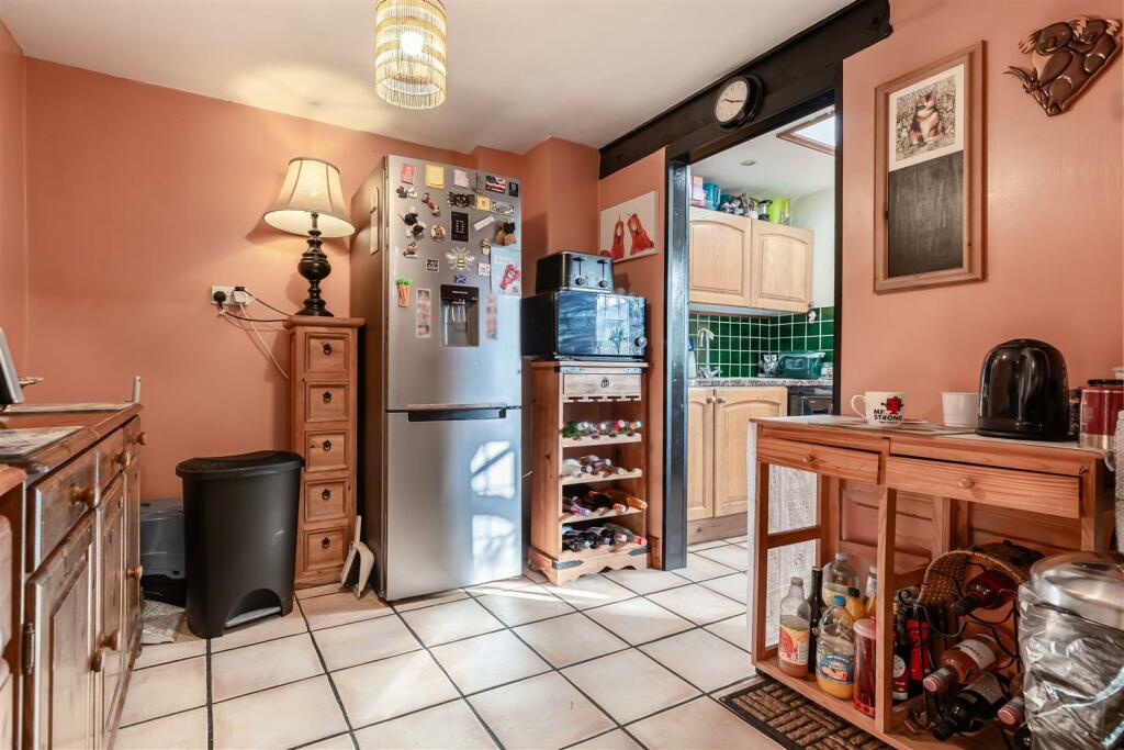 Additional property image - Duck Lane, Thornwood
