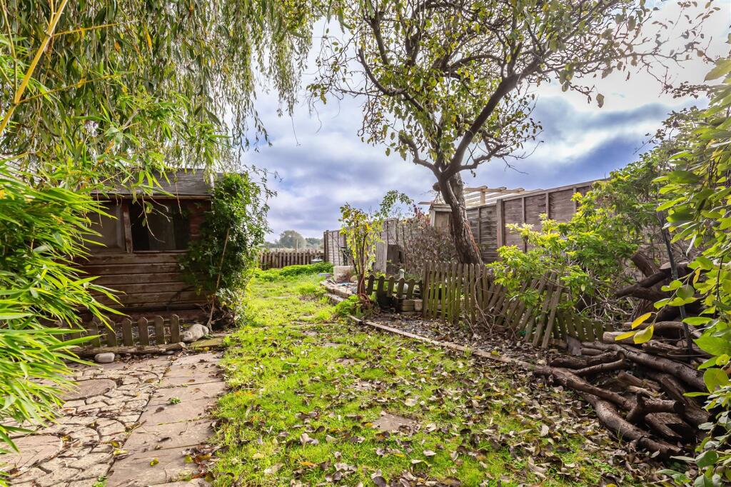 Additional property image - Duck Lane, Thornwood